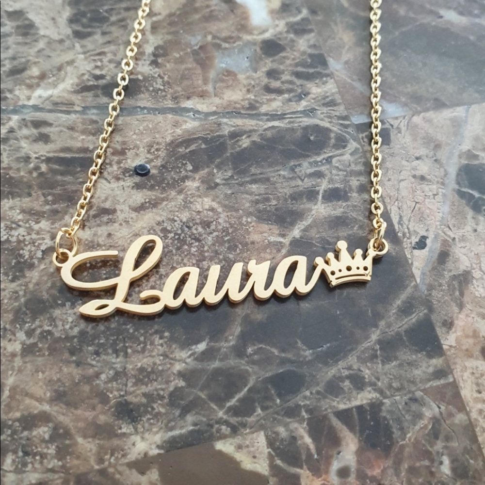 Customized name necklaces